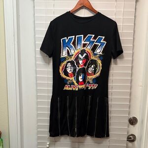 Kiss Band Graphic Tee in Black